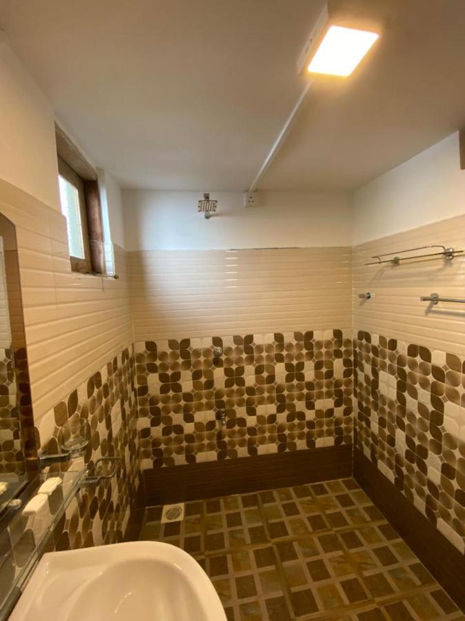 Ami Place Rooms With Kitchen ヒッカドゥワ エクステリア 写真