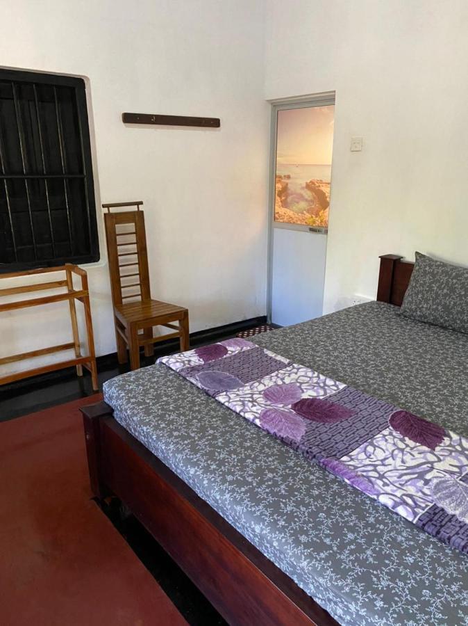 Ami Place Rooms With Kitchen ヒッカドゥワ エクステリア 写真