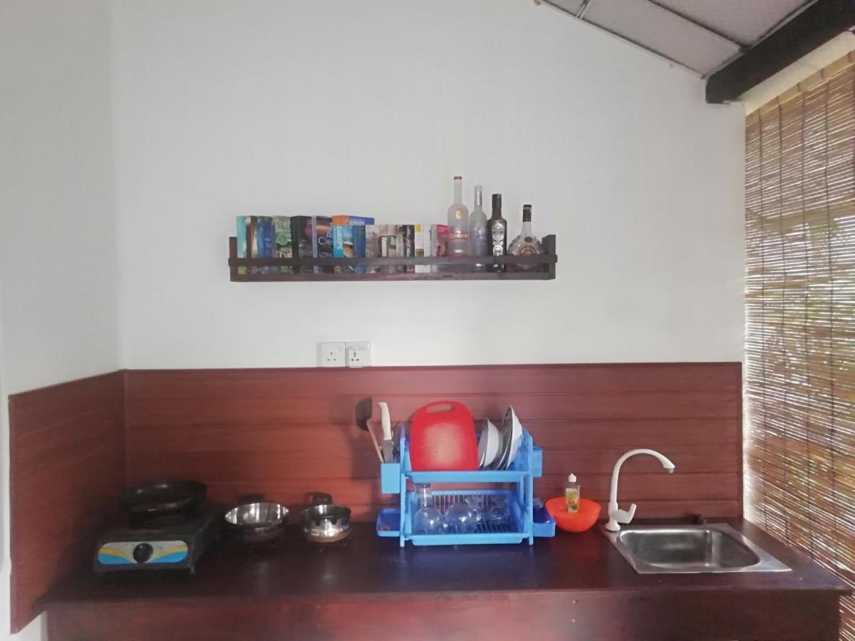 Ami Place Rooms With Kitchen ヒッカドゥワ エクステリア 写真