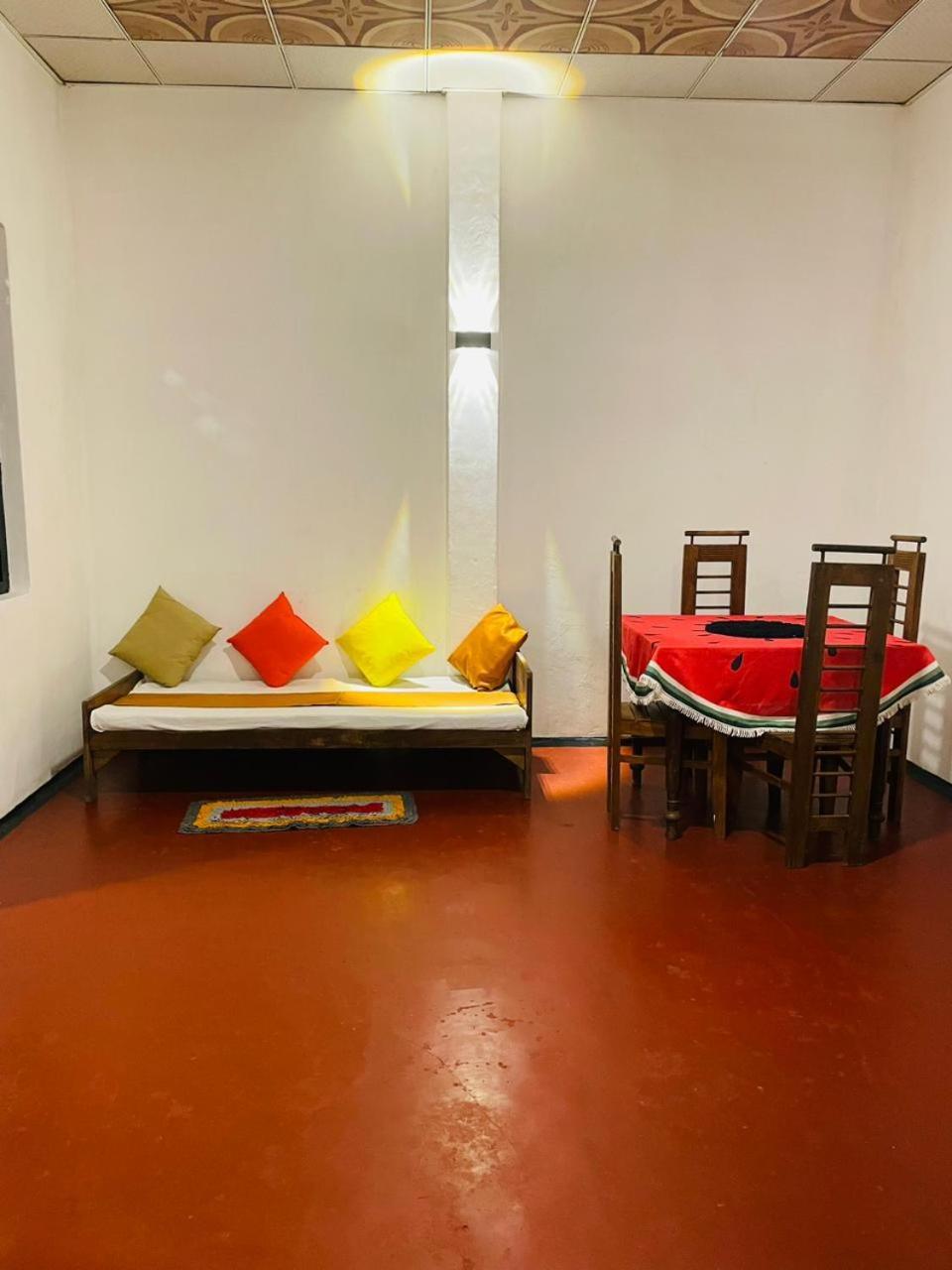 Ami Place Rooms With Kitchen ヒッカドゥワ エクステリア 写真